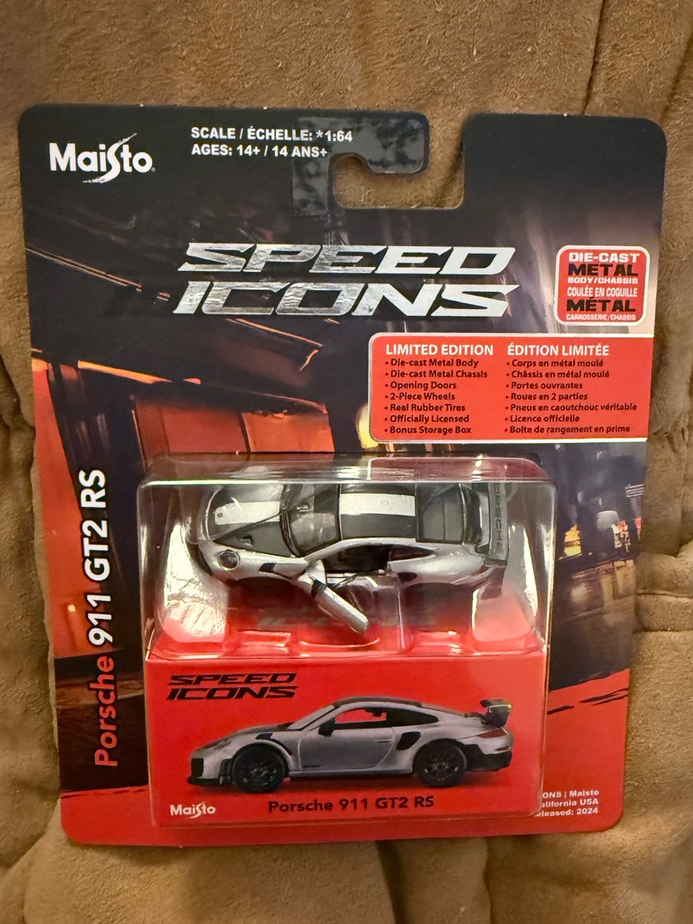 Maisto Speed Icons Porsche 911 GT2 RS Die-Cast Toy Car - Silver